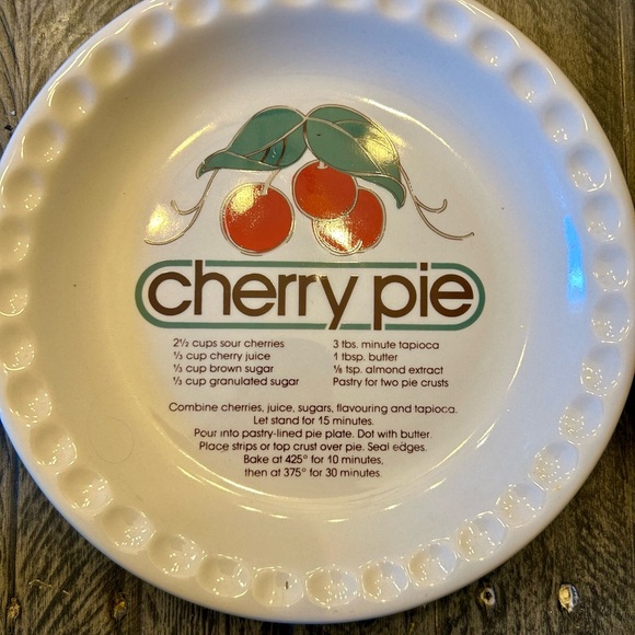 Vintage Pie Plates with Recipes - Picture 3 of 3